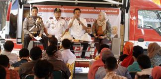 Sekretariat DPRD Kota Makassar menggelar Diskusi Publik dengan Tema “ Lalu lintas Dan Angkutan Jalan “ Kamis (28/07/2016). Di Kawasan Terminal Mallengkeri Makassar.