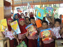 Buku-buku yang menarik yang ilustrasinya bagus membuat siswa bersemangat untuk membaca